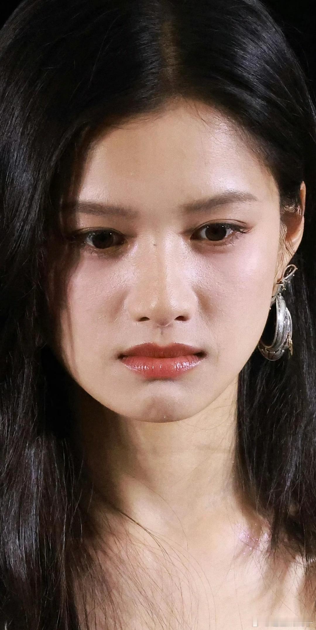 好高清的五官，张婧仪这颜值也太抗打了​​​