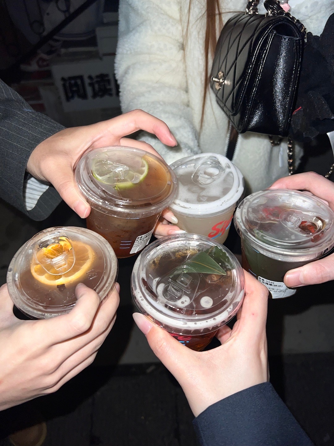 最吵的两个人见面了[桃里桃气] ​​​