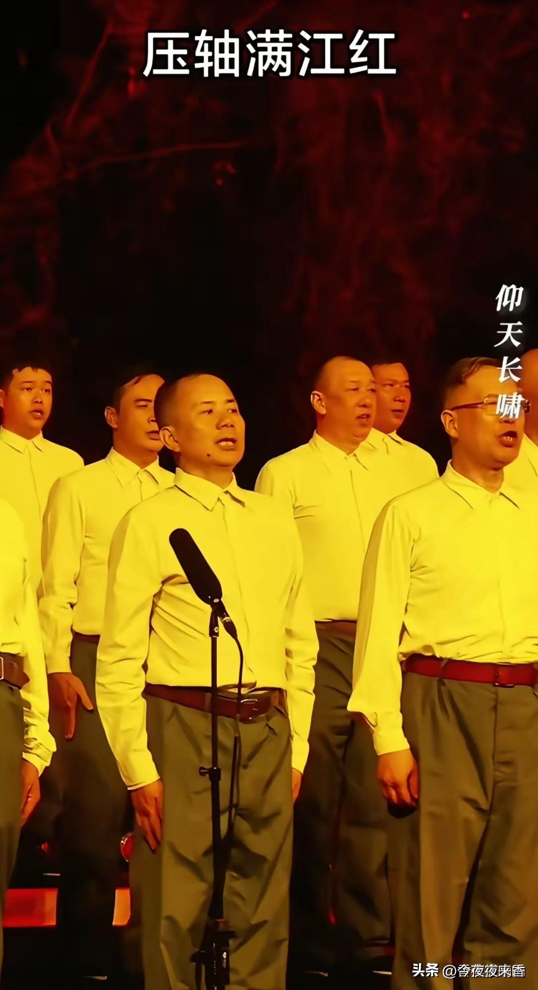 我学音乐的闺蜜告诉我，
只有专业的人才能知道，
刀郎的这次线上音乐会，到底有多震