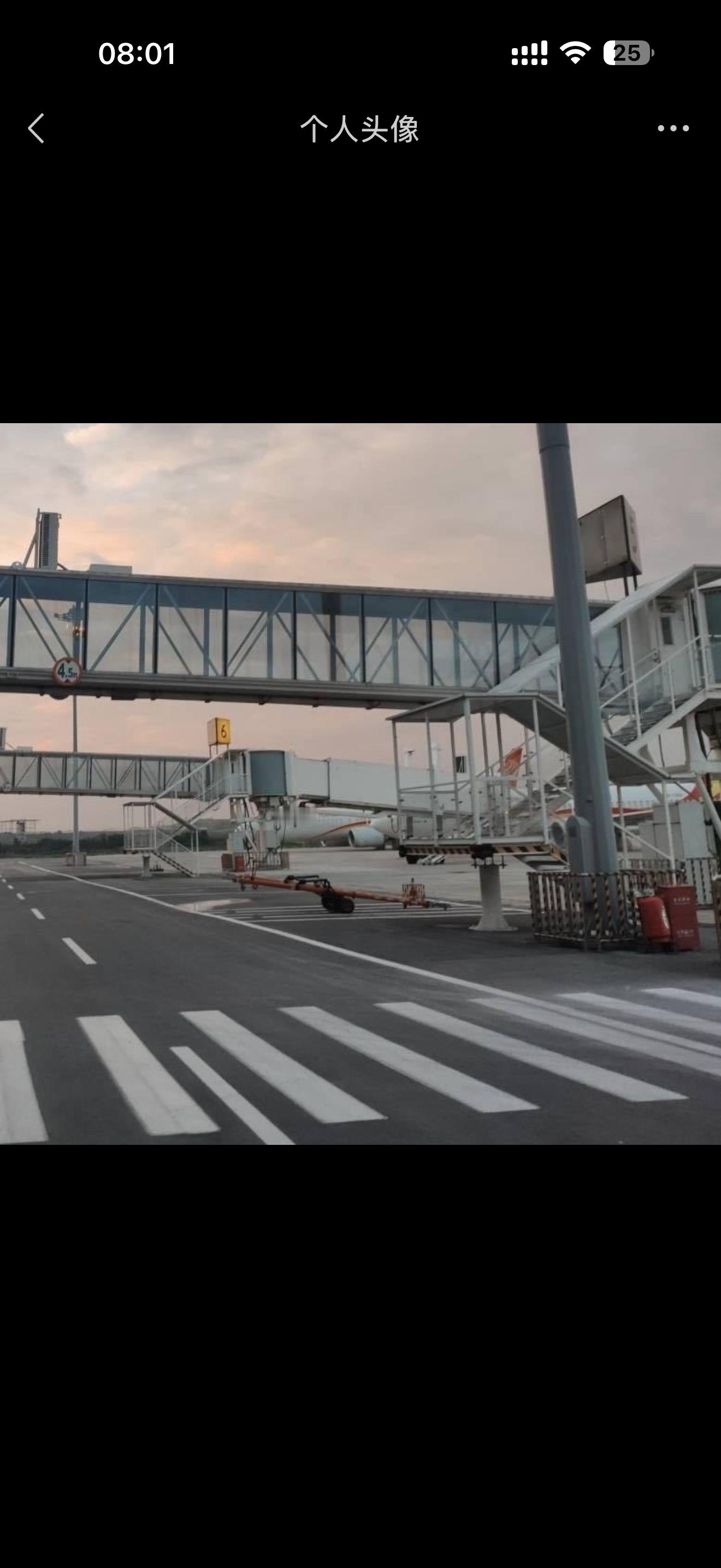 长期不换各种社交头像好像从申请下，就一直是这个头像，从来没有换过，感觉用的挺好的