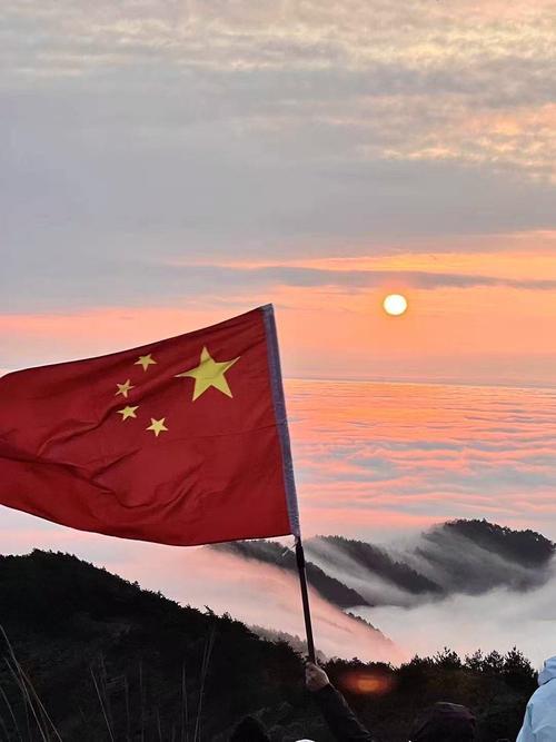 狂言插手台海！高市早苗引众怒，日本要重蹈覆辙？
 
日本的天，真要被右翼政客捅出