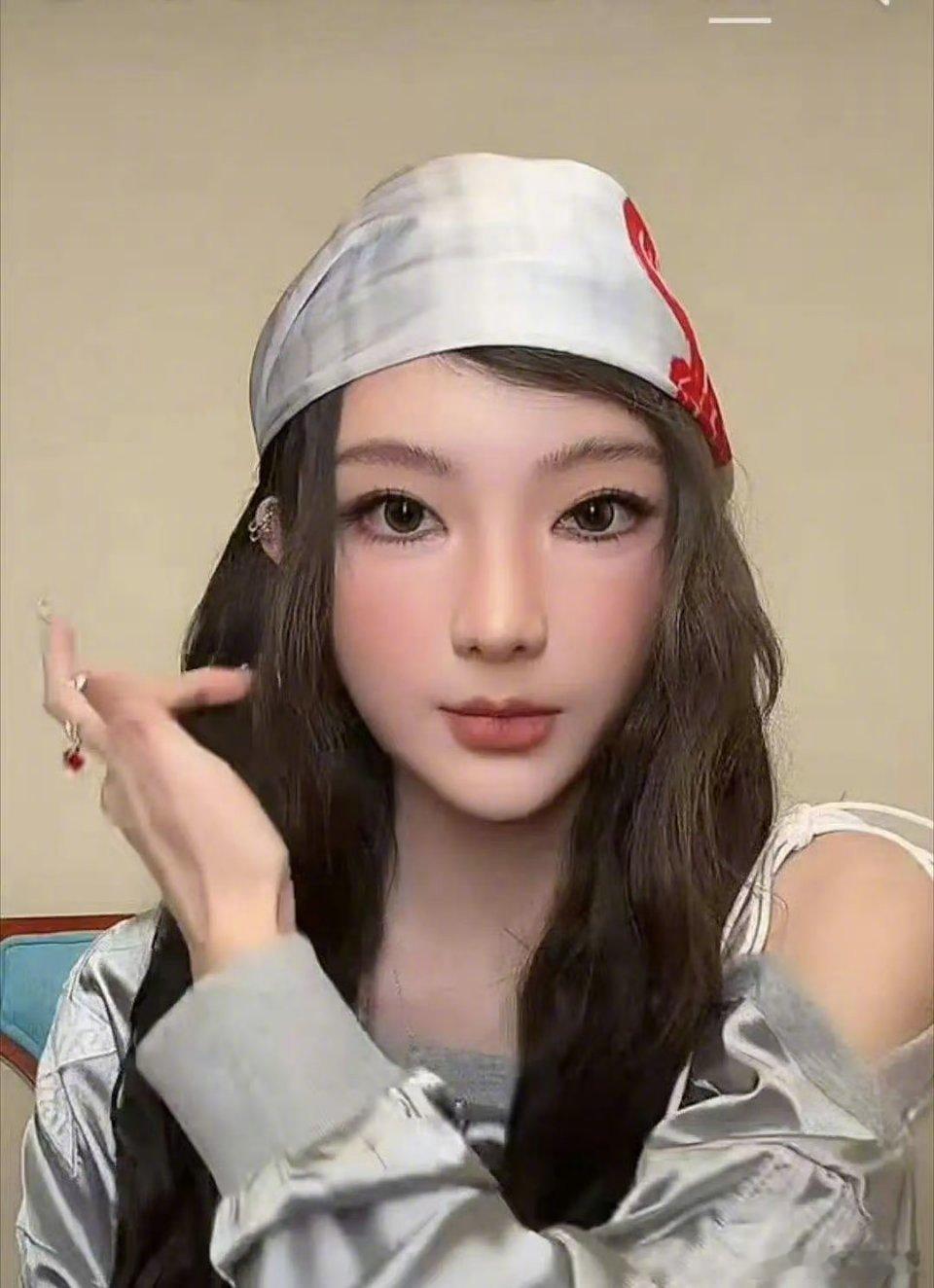 这居然是李紫婷 这，这是李紫婷？火箭少女101的李紫婷？！完全没认出来