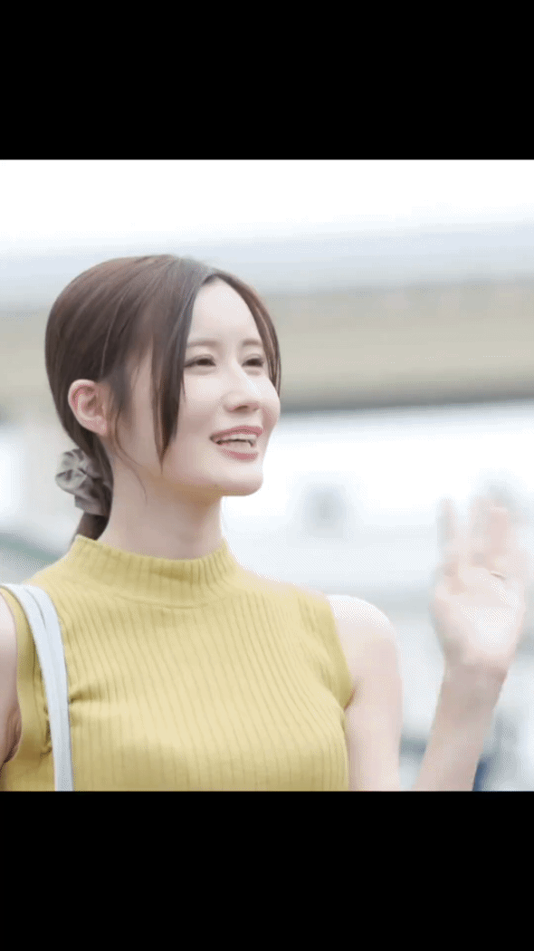 太太，你不是真正的快乐，你的笑只是你穿的保护色[泪奔]