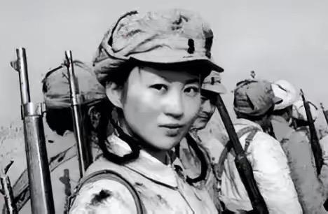 1943年，两名日军尾随一个女孩回家，女孩佯装害怕，一路小跑，将日军引诱到一个屠