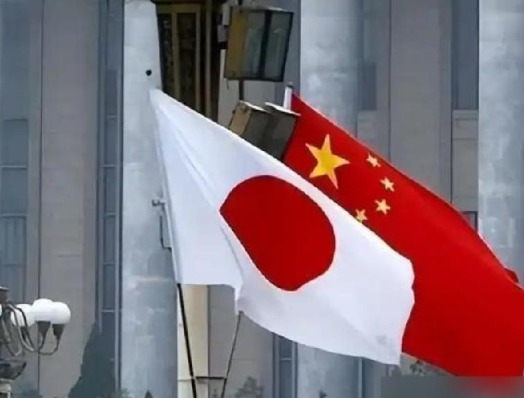 前阵子微博上有个在日华人的言论，说日本武器全面领先中国30年，这条居然在热搜挂了