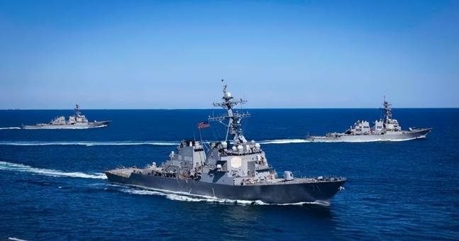 伊朗放出狠话管控霍尔木兹海峡，想靠全球断油逼美国让步，结果特朗普转头把封锁线拉到