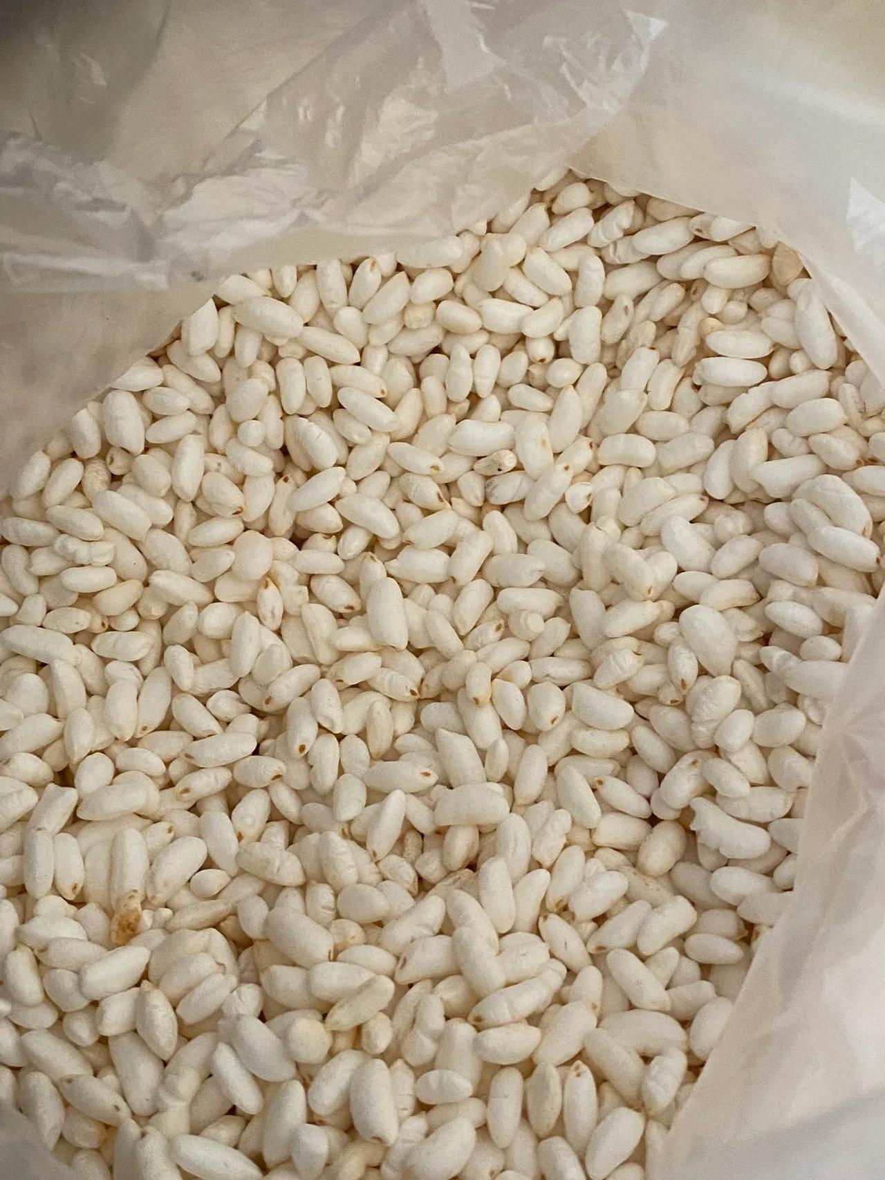 你们家乡话这个叫什么？小时候的味道！
今天去市场看到的，买了一袋，越吃越好吃，越