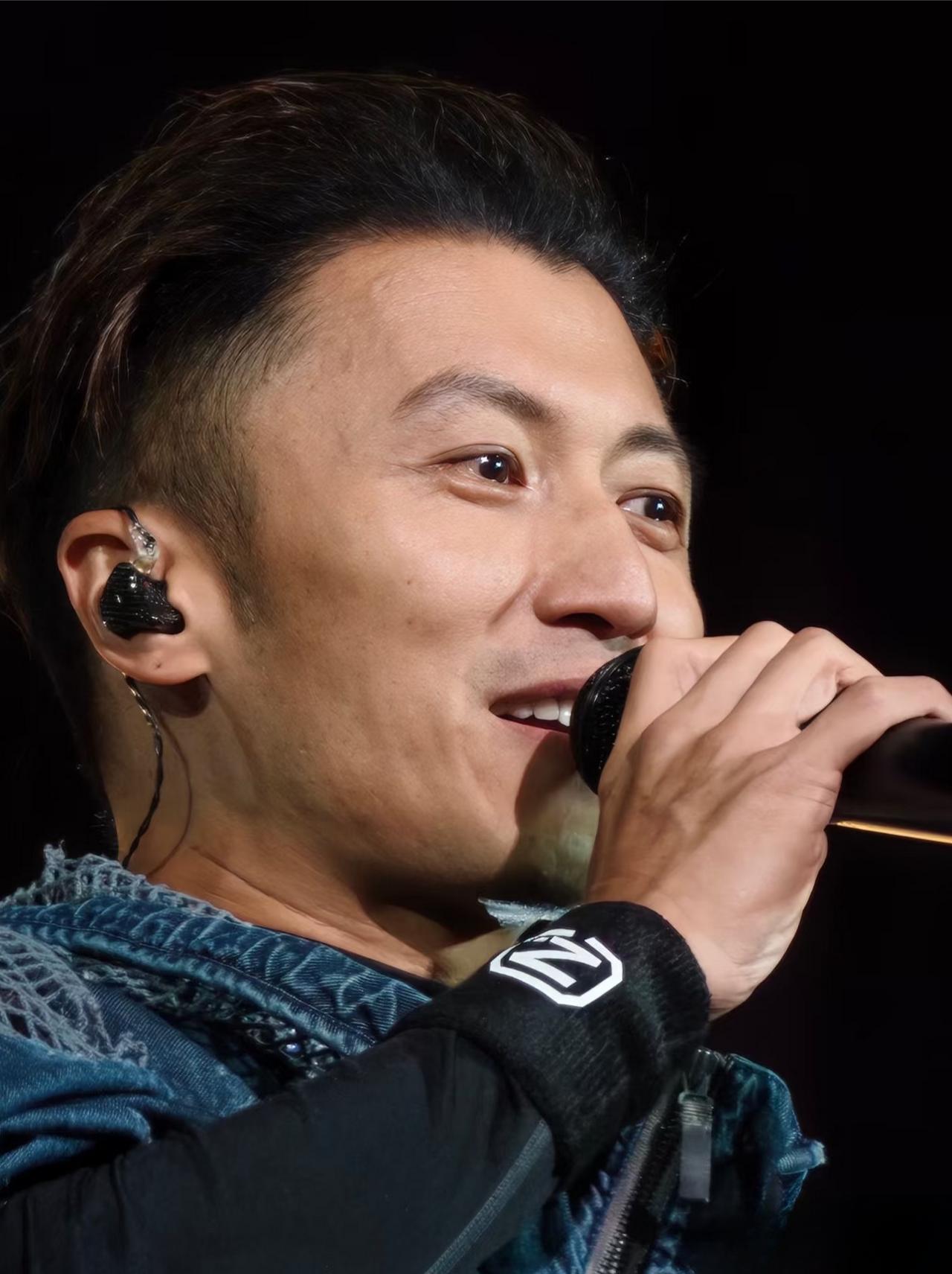 为何看完谢霆锋演唱会，80后都悟了？作为80后，看谢霆锋演唱会，读懂成长的力量。