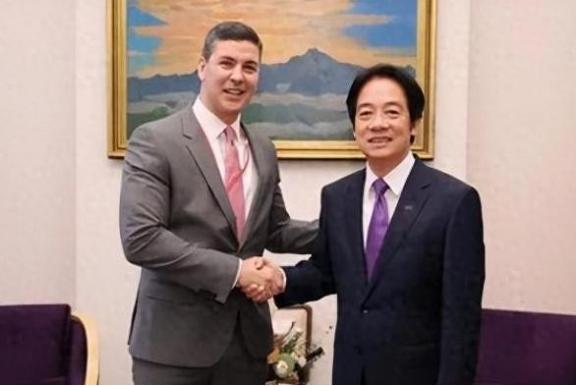 第二个立陶宛出现了？主动邀请赖清德访问，中国68年的友谊喂了狗。在南美洲，一个小