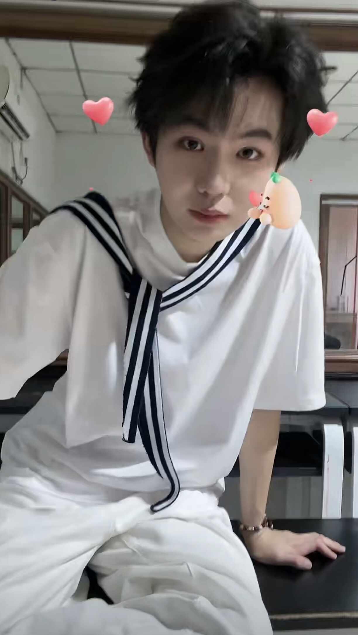 狸就这样用两个萌萌的大眼睛看着我杭州LGDNBW九尾