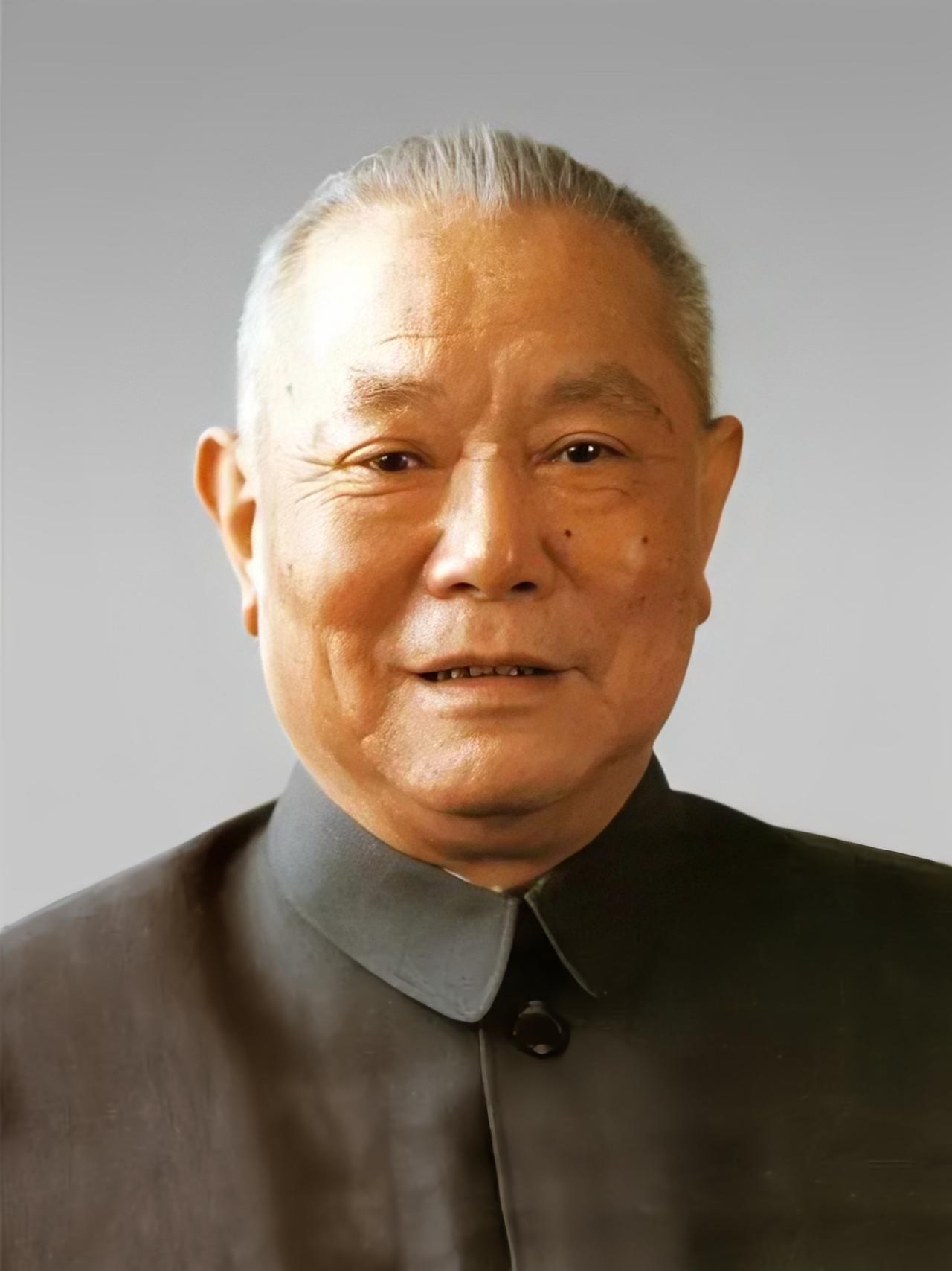 李先念担任过湖北省委书记、国务院副总理，身居高位，却一生节俭。1954年李先念进