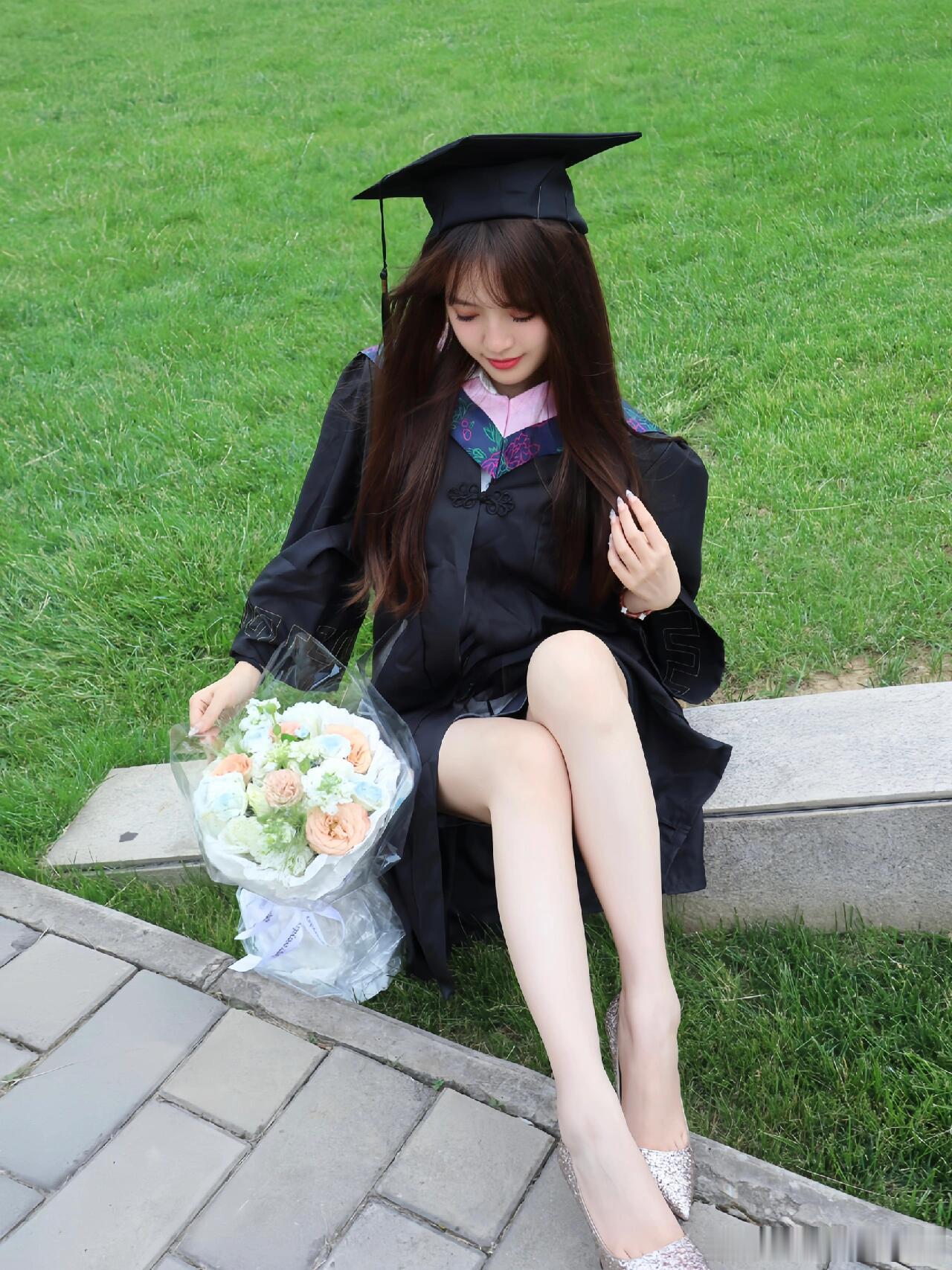 毕业照之闪亮亮的银亮高跟 ​​​