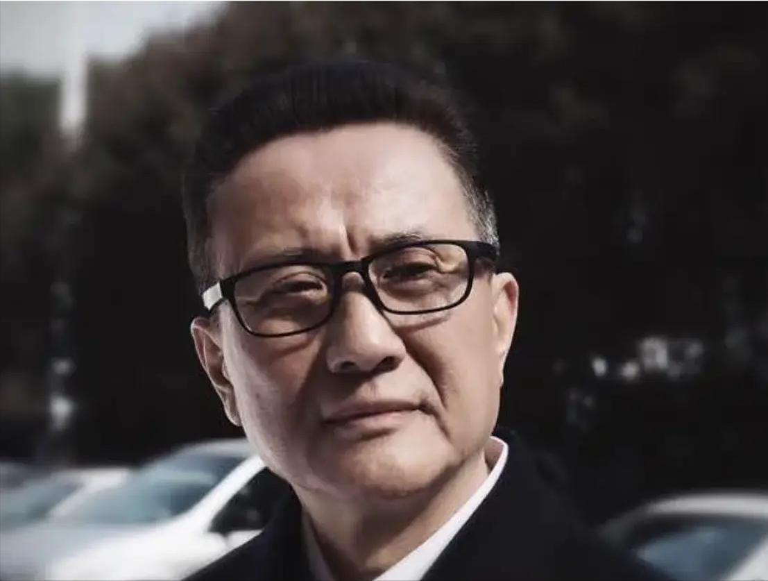 演员张志坚说："拍完《人民的名义》，拿到片酬一看，嘿，还没有我自己搭进去的多呢。