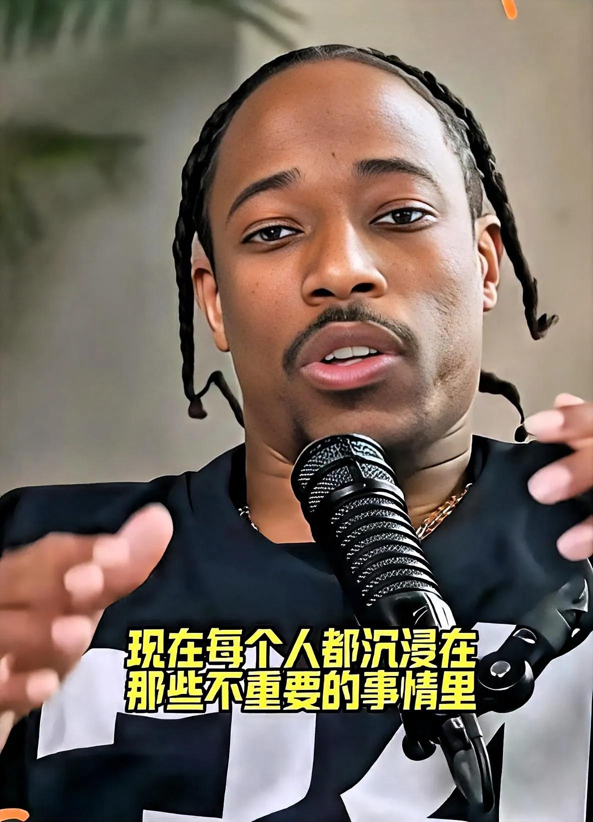 德罗赞出言不逊啊！

德罗赞近日在一档节目中被问到现在的球员和他刚进联盟时最大的