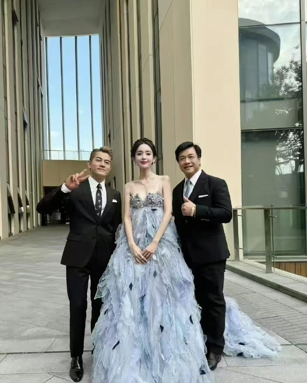 我去，娜扎和郭富城合照的脸没人说嘛 ​​​