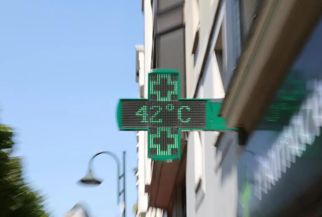 波尔多的气温计，在41.9度的刻度线上停住了。
6月22日，法国西南部葡萄酒产区
