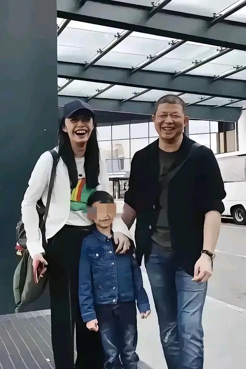 隐瞒这么久才官宣，姚晨离婚这瓜，真相太扎心了！

她和曹郁的联合声明说，多年前就