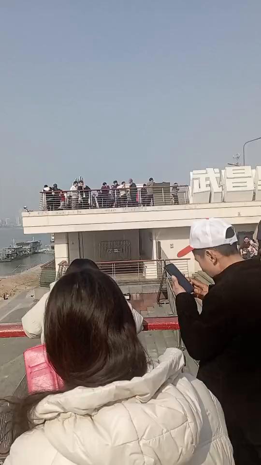 因为我想坐船。