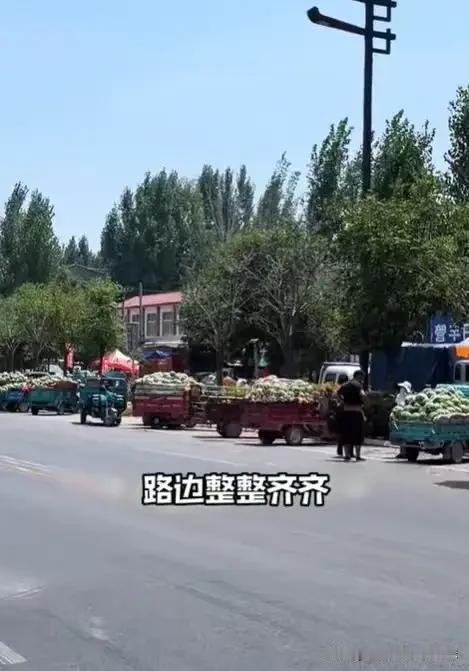 作为一个农民的儿子，一瓶矿水水能换三个西瓜的情况深有感触。
现在正值严夏，本应该