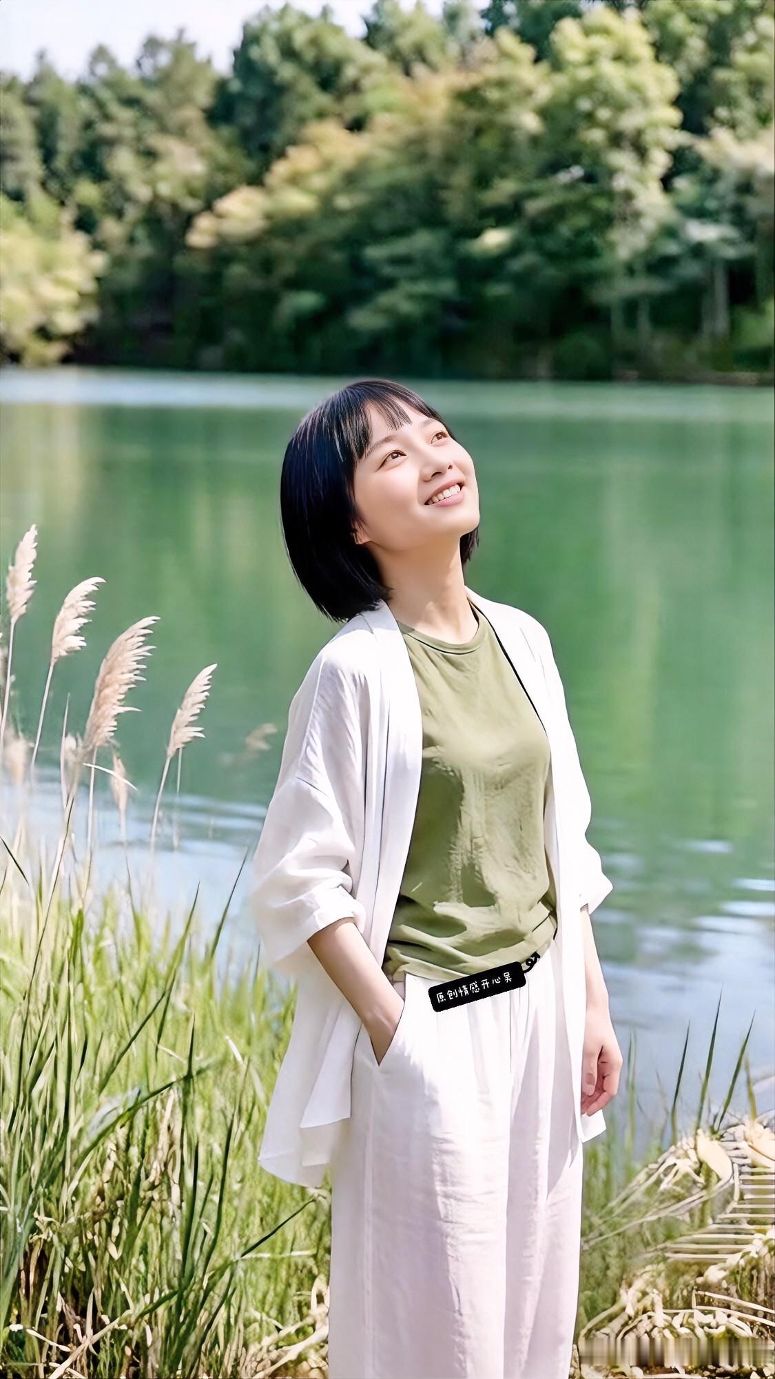 《鹧鸪天》
文／开心吴

只是回眸一瞬间。良缘映暖艳阳天。黄莺婉啭啼声脆，蛱蝶轻