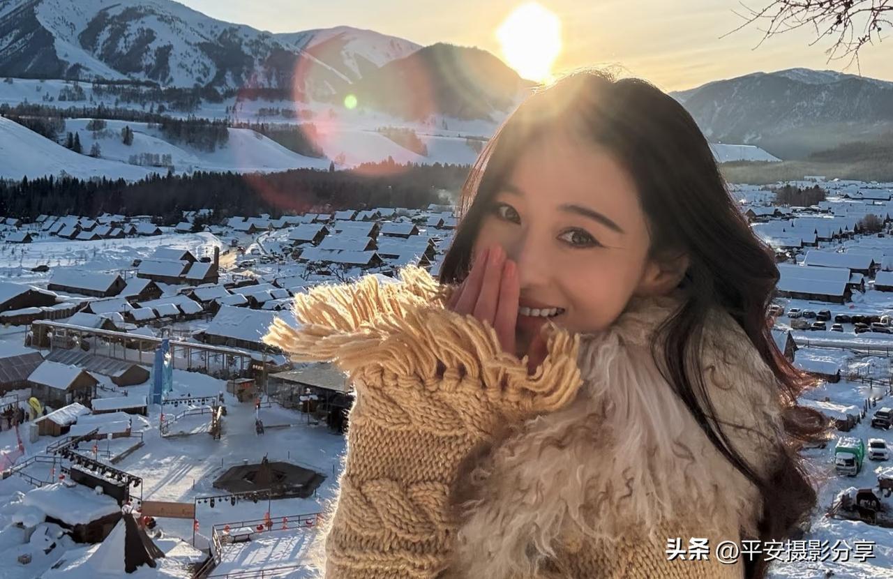 冬日暖阳下的雪景，少女微笑的瞬间