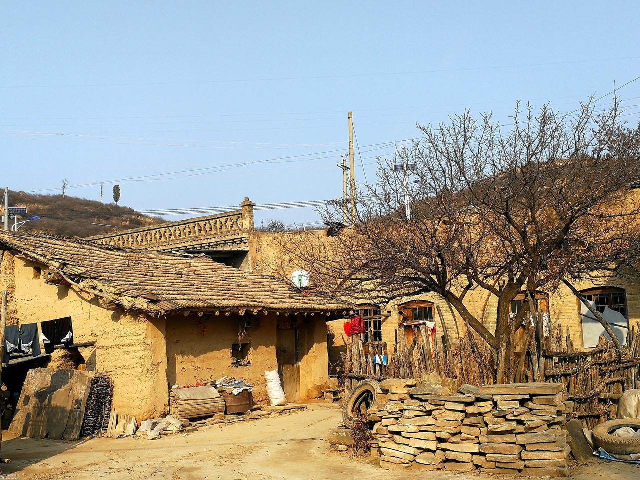 34岁的同乡哥，在老家活成了最随心的样子，不婚不恋，日子过得无拘无束。他在村口开