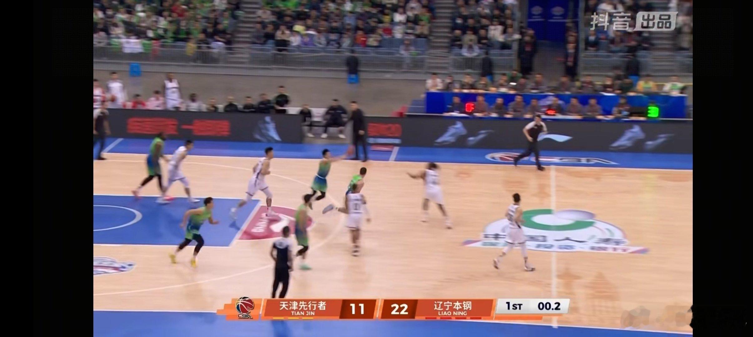 首节战罢，22-11  辽宁本钢领先天津先行者。cba辽宁男篮vs天津男篮
