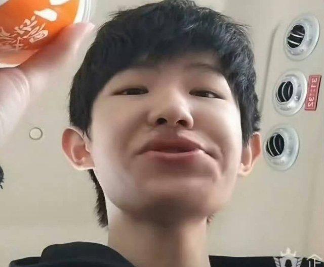 一诺咋这样脱粉了 