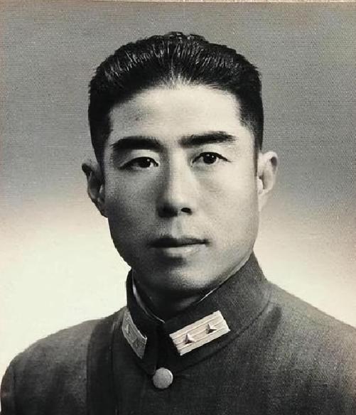 [太阳]1944年，“大汉奸”郭绍绪请日军高层在家喝酒，席间，他大喊一声：“上炖