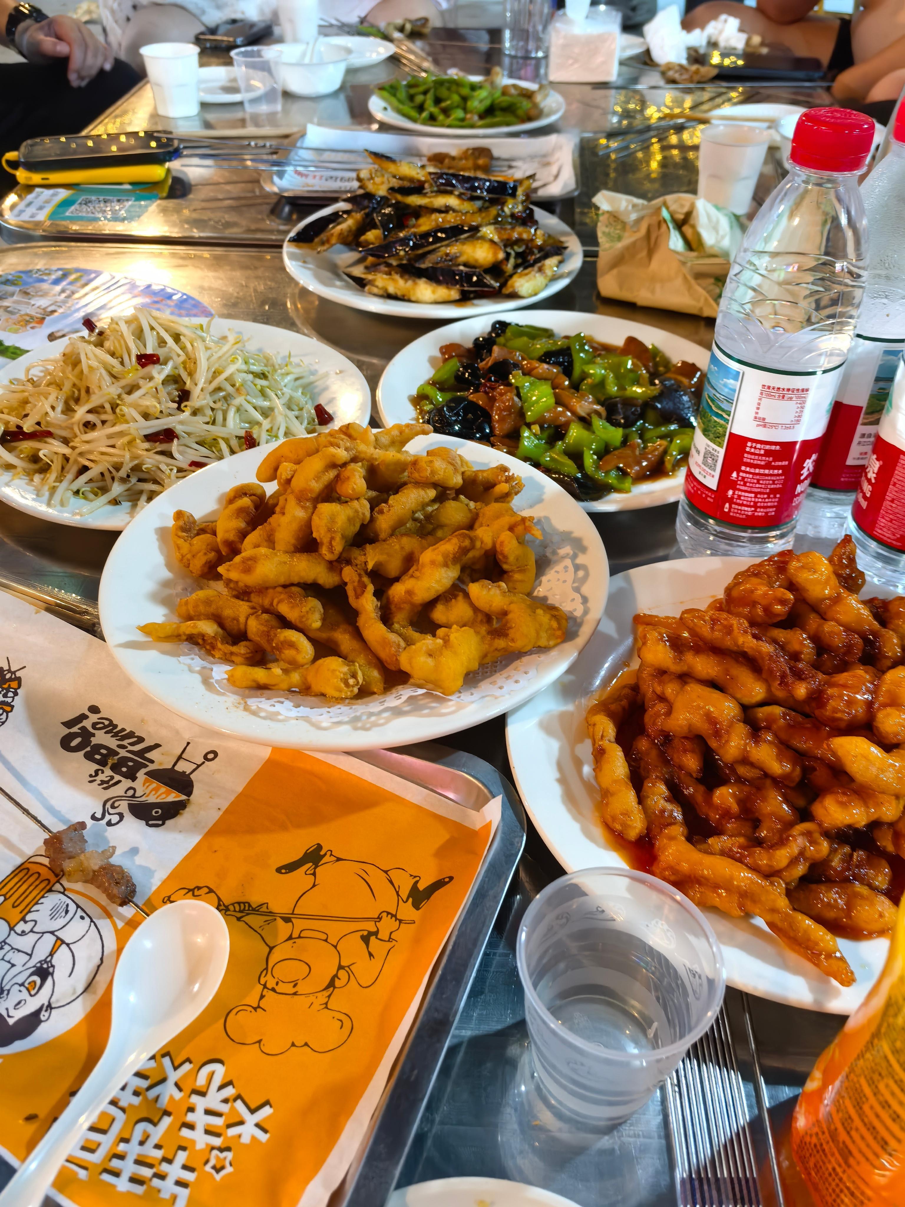 今年夏天的第一顿烧烤，吃饱了明天再减肥吧