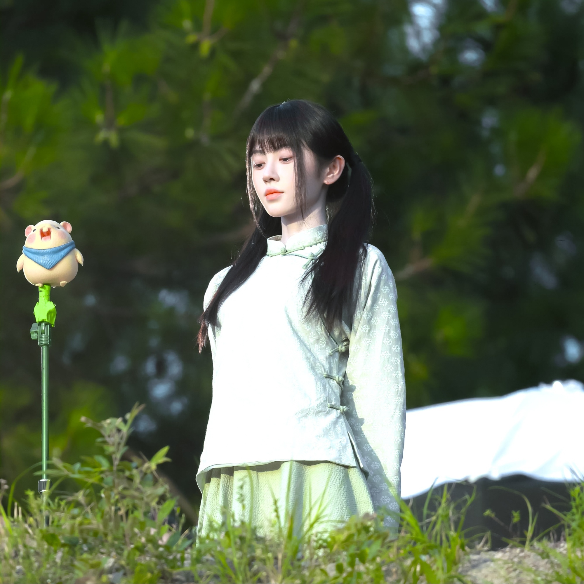 鞠婧祎雷初夏 jjy鞠婧祎满月之下请相爱 "倘若有任意门就好了,那我就能在每个想