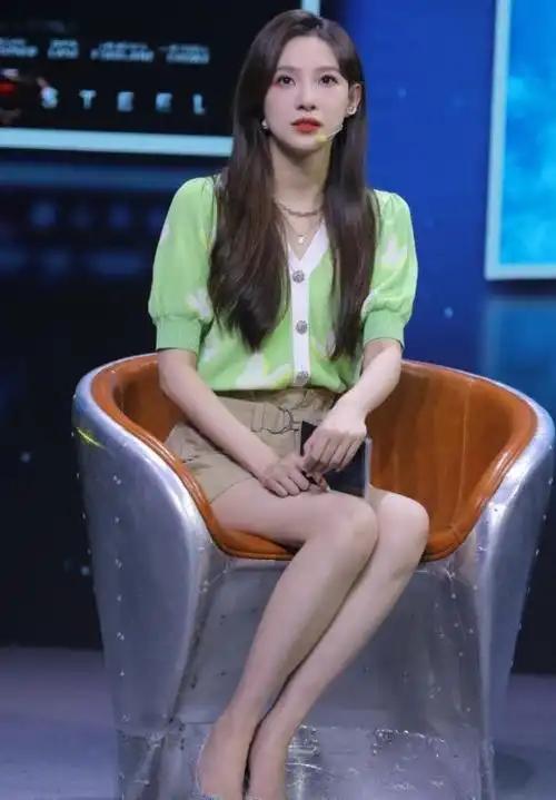 2026年，冬奥赛事虽已落幕，但冰雪热情依旧在华夏大地涌动。近日，央视主持人马凡