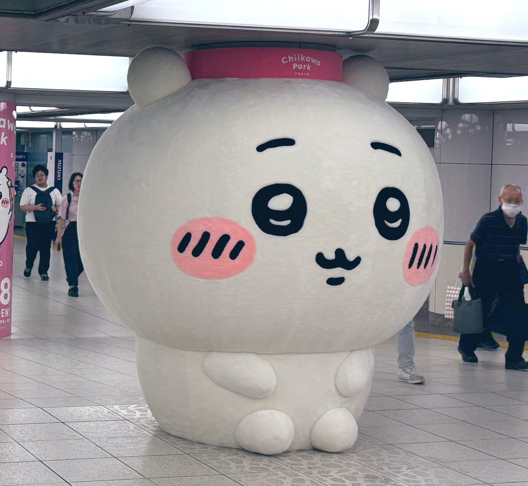 我擦，喜欢chiikawa的赶紧去池袋车站，啊哈哈哈哈 ​​​