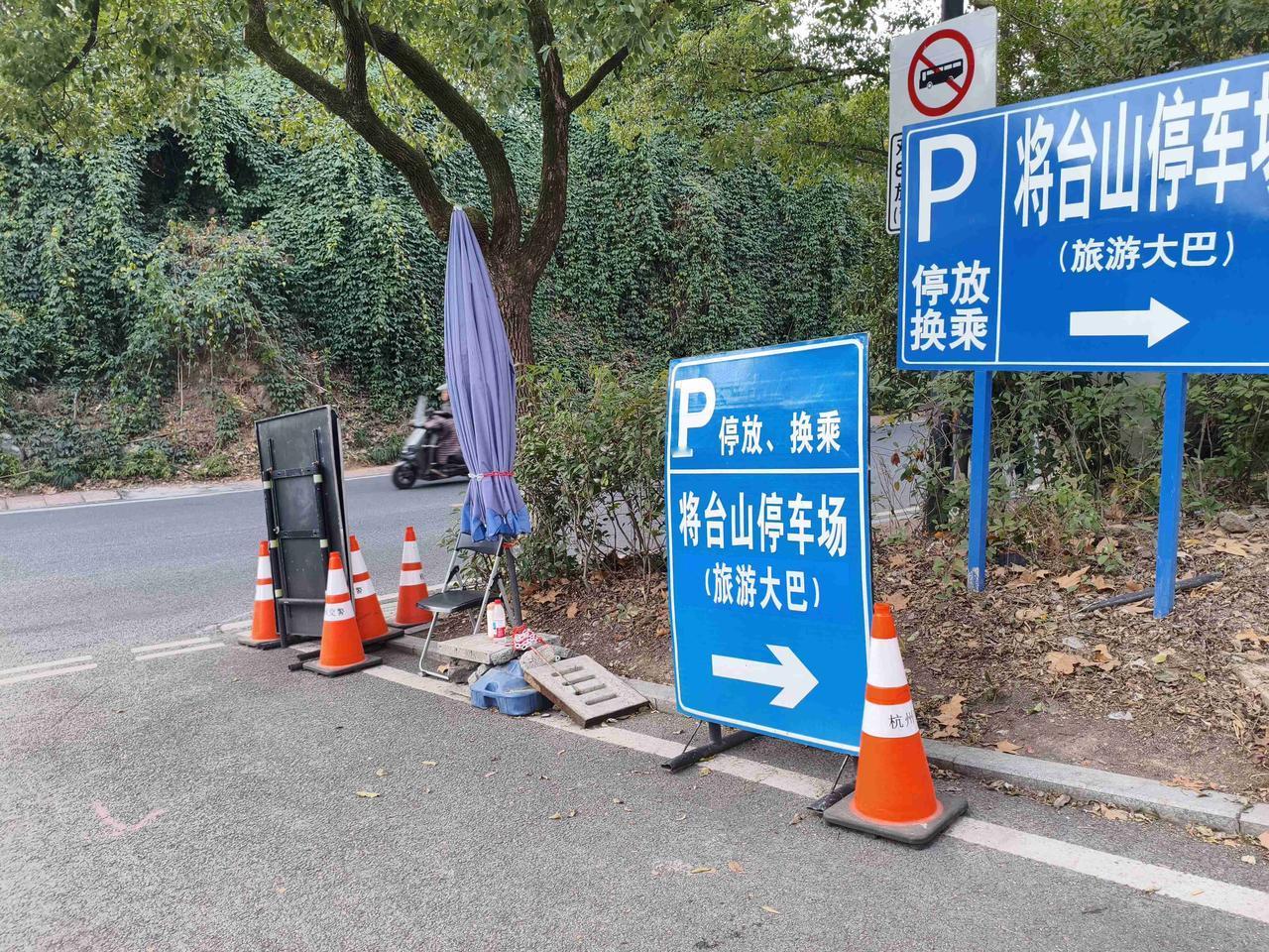 作为一名在杭州务工的农民，我深切体会到高考是多么公平公正。不然，我的孩子在老家很