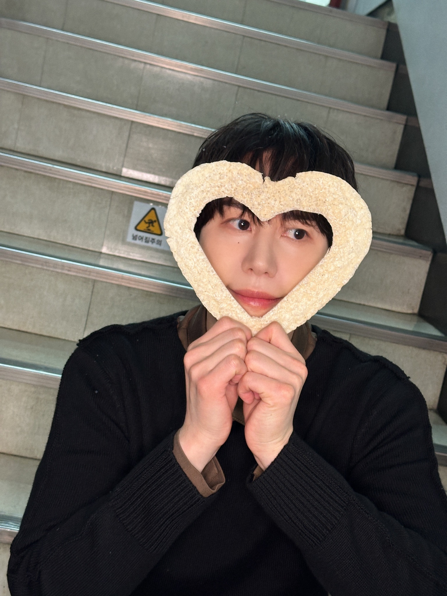 “CB百蓝_。251123 kyuhyun_official更新相关：KYUpi