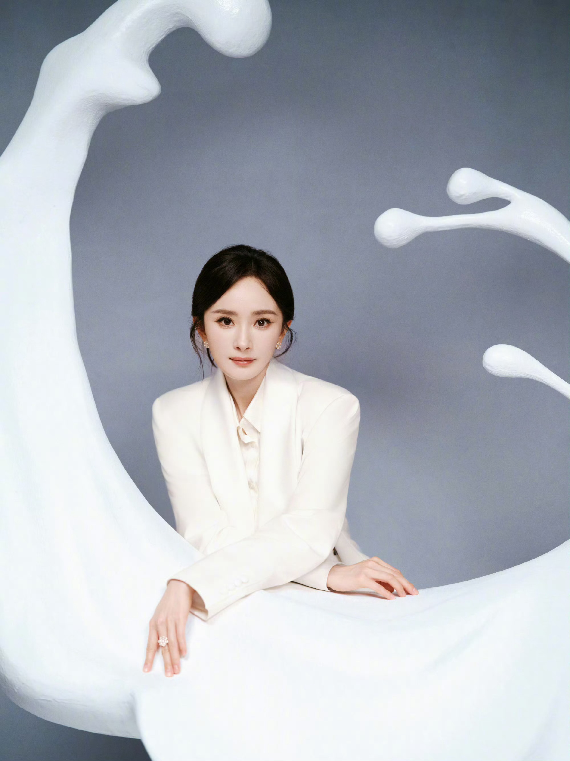 #咪咕星鲜事##给杨幂干成外星人了#事实证明，像这样的大美女，根本不需要美颜