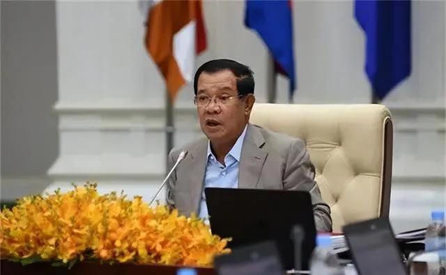 泰国继续扩大对柬埔寨的攻势，不拿下柬埔寨首都金边誓不罢休的势头。
泰国军队正全力
