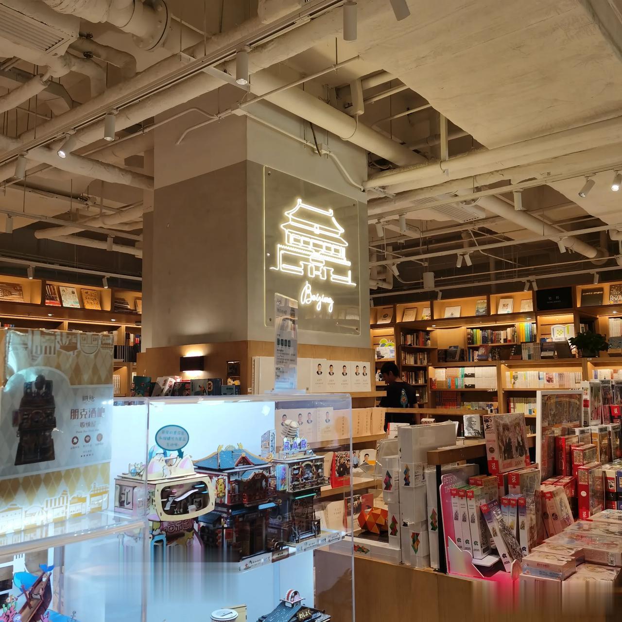  
超爱我的文具小推车～
不同时期的小推车里的文具也是不一样的～