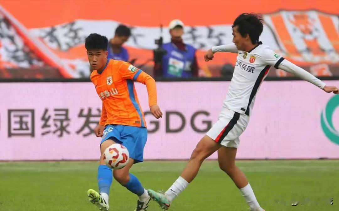 韩鹏离开泰山队执教山东全运队去冲击全运冠军🏆！

原本从泰山队的主力中后（彭啸