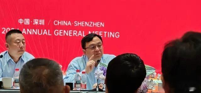 震惊！！比亚迪王传福在2024年总结大会上，正式宣布，比亚迪一定要走好高端之路，