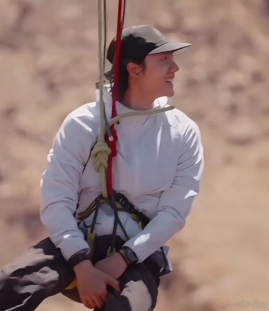 王一博现在怎么还防着粉丝呢 