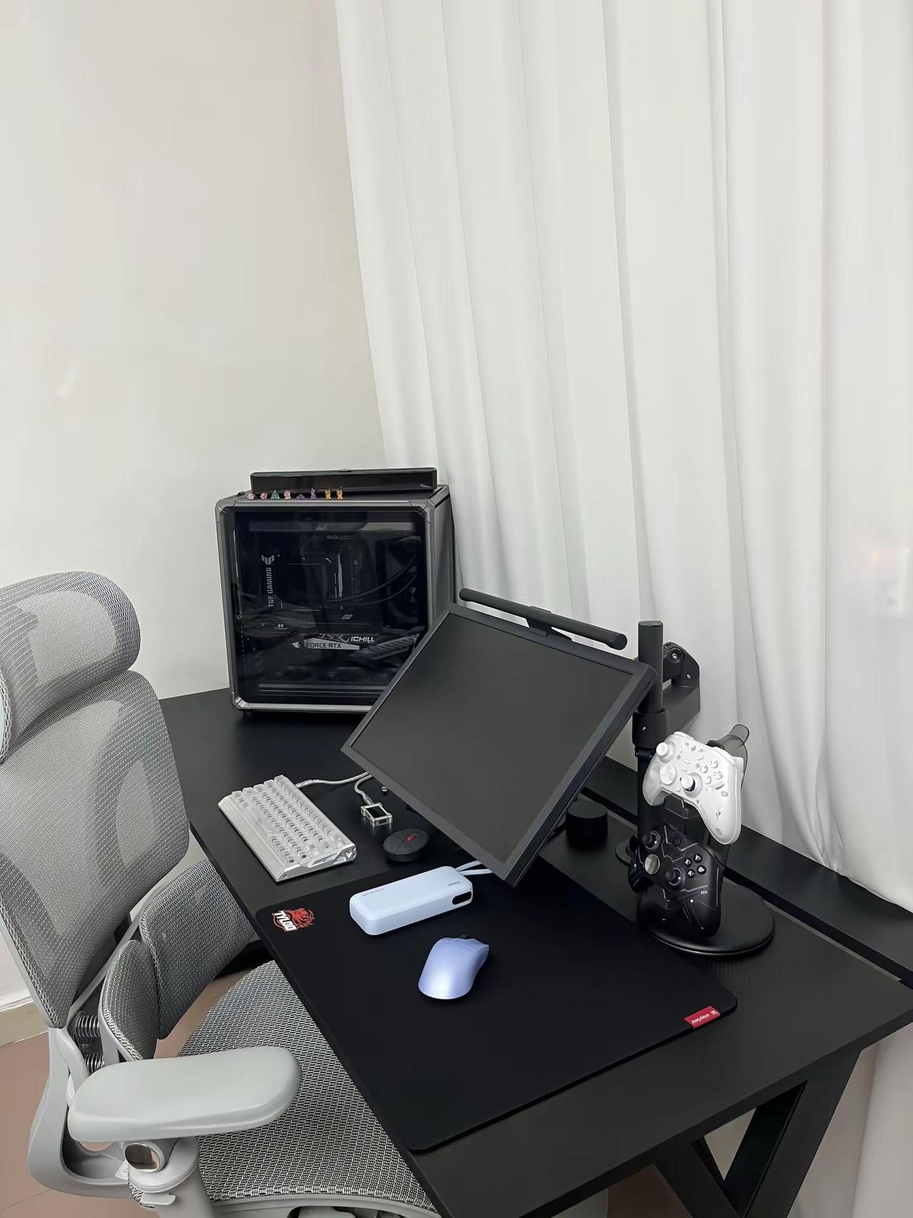 忙碌一年不就是为了给童年的自己完成梦想嘛.（纯黑海景房配置左滑到底）.桌搭 电脑