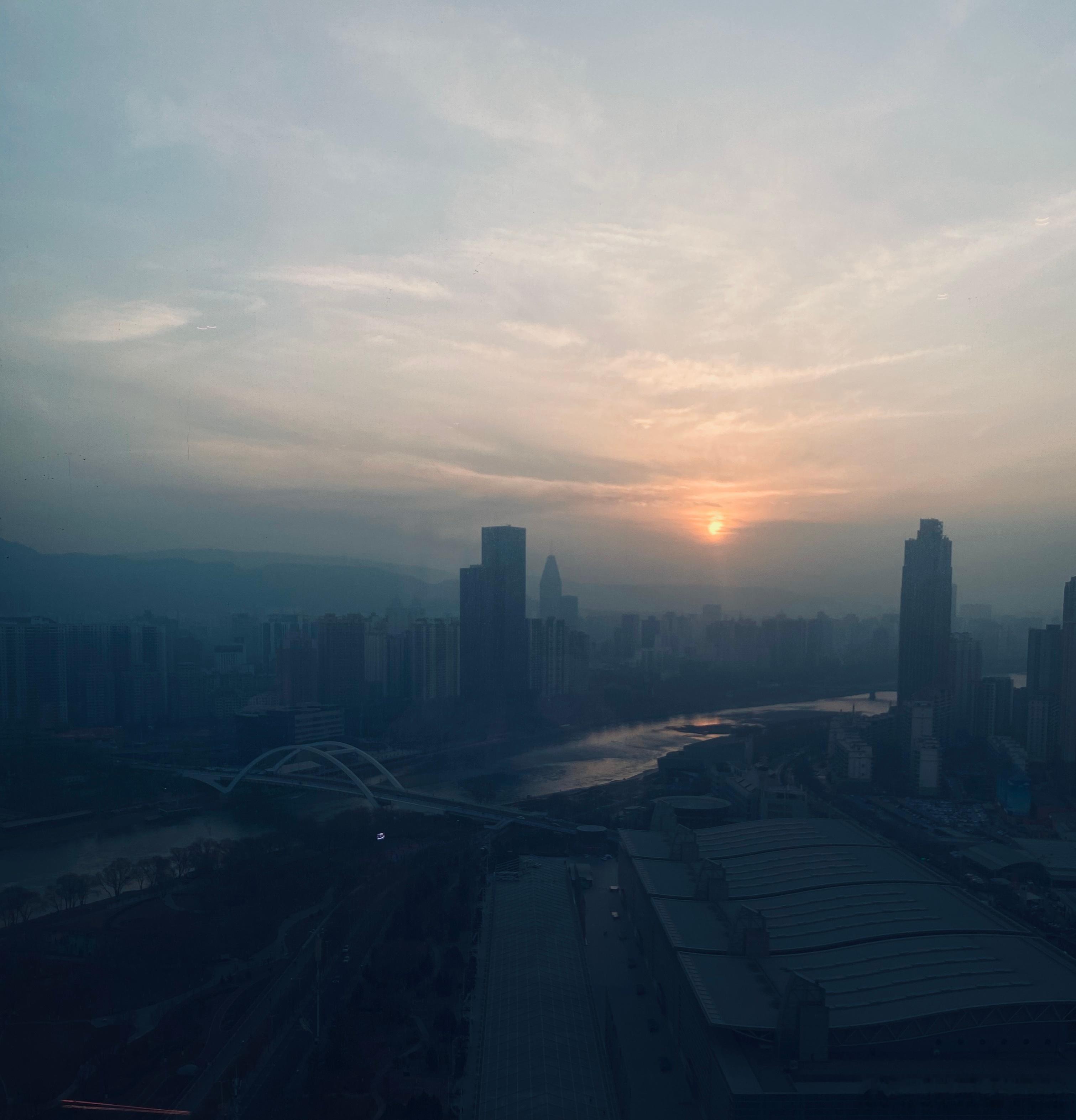 山在指尖，江河，在脚下。好梦~~~ ​​​