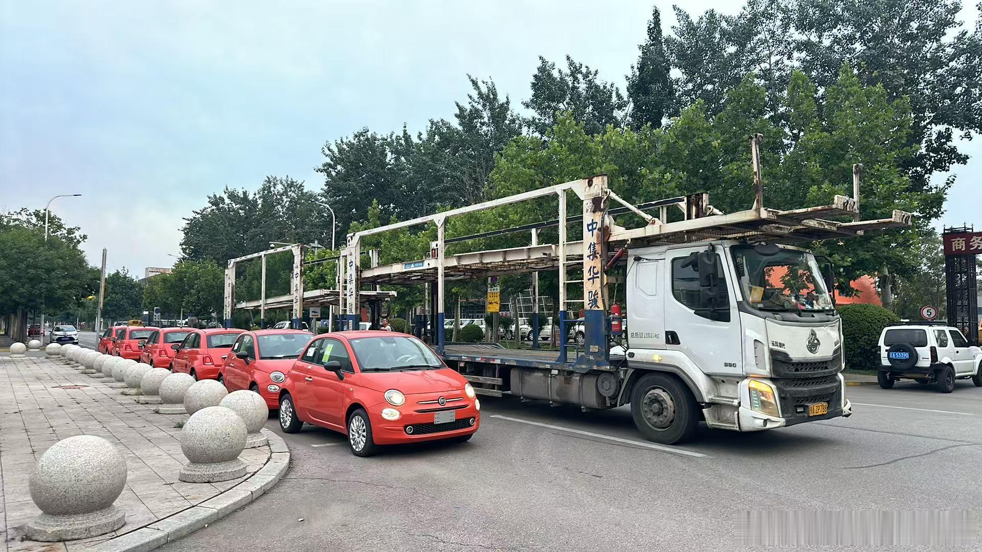买了十台小汽车 菲亚特500 便宜到9.99W包邮 0首付5年免息哈哈哈哈 我自