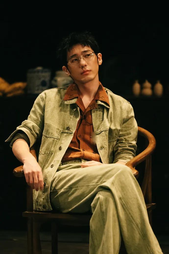 白宇已经是年代剧的不二人选，年龄正是当打之年，稳定成熟的演技，对角色的理解度，都