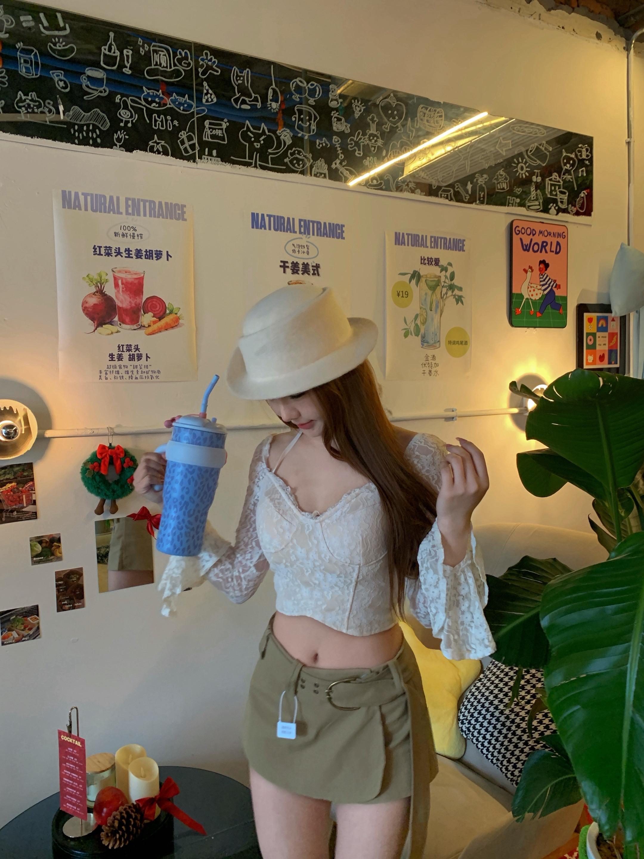 一位卖衣服的…