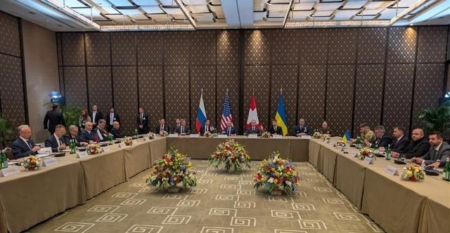 俄罗斯要掀桌子了，消息人士爆料称，莫斯科已经在考虑退出美俄乌三方谈判，原因是泽连