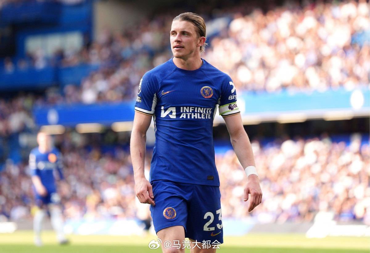 签加拉格尔的一个问题是会占非欧名额。现在一线队的球员中，圣地亚哥-穆里尼奥不再占