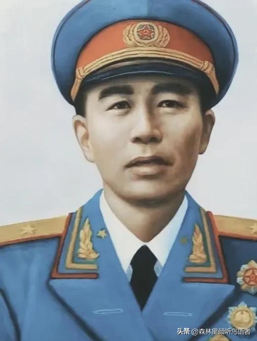 1970年，开国少将贺健去军营看望儿子时，却被哨兵拦在门口，贺健没有为难哨兵，而