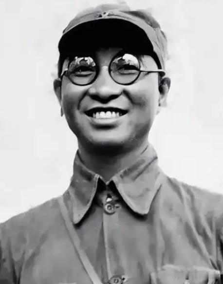 1939年，日军一个加强中队追着陈赓的386旅打，一个28岁的参谋长却笑了：把他